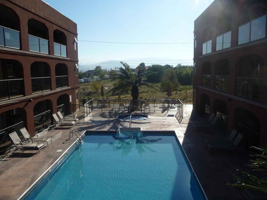 Park Inn By Radisson Osoyoos Esterno foto